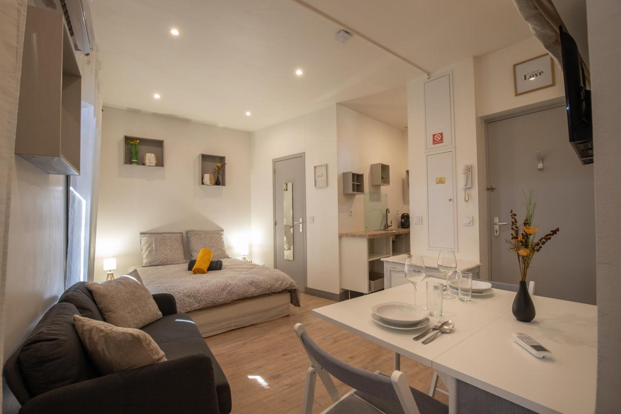 Le Partage Des Eaux - 4 Couchages - Hypercentre - Clim - Wifi Apartment LʼIsle-sur-la-Sorgue Екстериор снимка